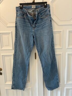 Woman’s Light Blue Denim Jeans